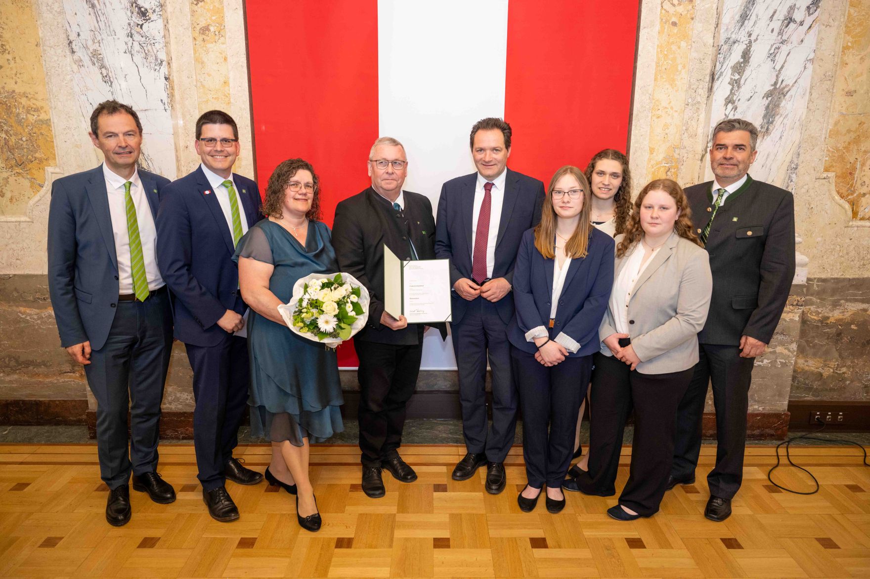 Herr Bundesminister Totschnig bei der Verleihung des Berufstitel "&Ouml;konomierat" im Marmorsaal des Regierungsgeb&auml;udes am Stubenring.