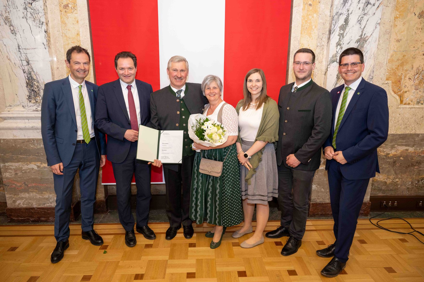 Herr Bundesminister Totschnig bei der Verleihung des Berufstitel "&Ouml;konomierat" im Marmorsaal des Regierungsgeb&auml;udes am Stubenring.