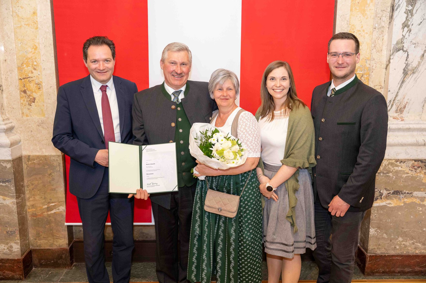 Herr Bundesminister Totschnig bei der Verleihung des Berufstitel "&Ouml;konomierat" im Marmorsaal des Regierungsgeb&auml;udes am Stubenring.