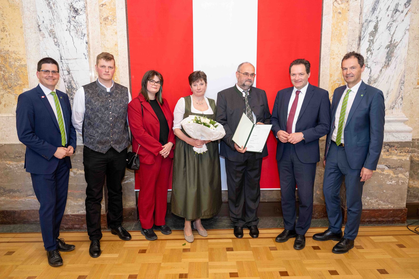 Herr Bundesminister Totschnig bei der Verleihung des Berufstitel "&Ouml;konomierat" im Marmorsaal des Regierungsgeb&auml;udes am Stubenring.