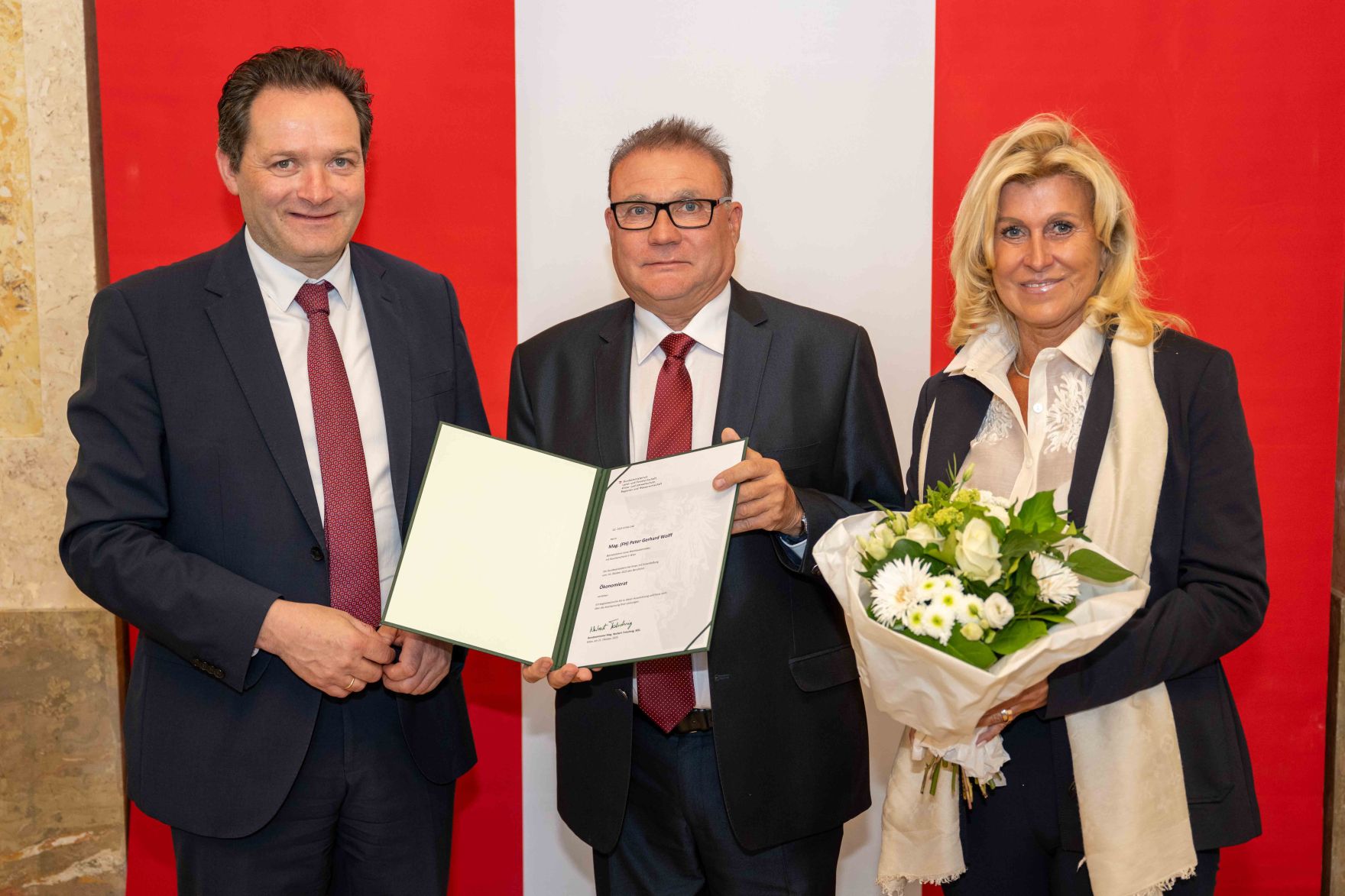 Herr Bundesminister Totschnig bei der Verleihung des Berufstitel "&Ouml;konomierat" im Marmorsaal des Regierungsgeb&auml;udes am Stubenring.