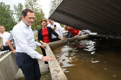 Bundesminister Norbert Totschnig besuchte das Bundesamt f&uuml;r Wasserwirtschaft in Scharfling/Mondsee.