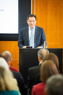 Gemeinsam mit BIO AUSTRIA Obfrau Gertraud Grabmann und LK&Ouml; Pr&auml;sident Josef Moosbrugger stellte Landwirtschaftsminister Norbert Totschnig im Rahmen der Bio-Enquete das Bio-Aktionsprogramm 2023 vor.