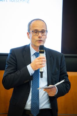 Gemeinsam mit BIO AUSTRIA Obfrau Gertraud Grabmann und LK&Ouml; Pr&auml;sident Josef Moosbrugger stellte Landwirtschaftsminister Norbert Totschnig im Rahmen der Bio-Enquete das Bio-Aktionsprogramm 2023 vor.