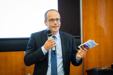Gemeinsam mit BIO AUSTRIA Obfrau Gertraud Grabmann und LK&Ouml; Pr&auml;sident Josef Moosbrugger stellte Landwirtschaftsminister Norbert Totschnig im Rahmen der Bio-Enquete das Bio-Aktionsprogramm 2023 vor.