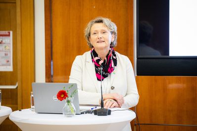 Gemeinsam mit BIO AUSTRIA Obfrau Gertraud Grabmann und LK&Ouml; Pr&auml;sident Josef Moosbrugger stellte Landwirtschaftsminister Norbert Totschnig im Rahmen der Bio-Enquete das Bio-Aktionsprogramm 2023 vor.