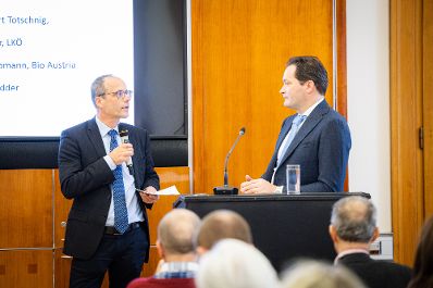 Gemeinsam mit BIO AUSTRIA Obfrau Gertraud Grabmann und LK&Ouml; Pr&auml;sident Josef Moosbrugger stellte Landwirtschaftsminister Norbert Totschnig im Rahmen der Bio-Enquete das Bio-Aktionsprogramm 2023 vor.