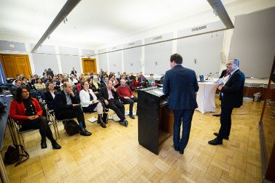 Gemeinsam mit BIO AUSTRIA Obfrau Gertraud Grabmann und LK&Ouml; Pr&auml;sident Josef Moosbrugger stellte Landwirtschaftsminister Norbert Totschnig im Rahmen der Bio-Enquete das Bio-Aktionsprogramm 2023 vor.