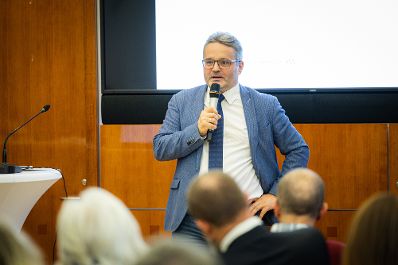 Gemeinsam mit BIO AUSTRIA Obfrau Gertraud Grabmann und LK&Ouml; Pr&auml;sident Josef Moosbrugger stellte Landwirtschaftsminister Norbert Totschnig im Rahmen der Bio-Enquete das Bio-Aktionsprogramm 2023 vor.