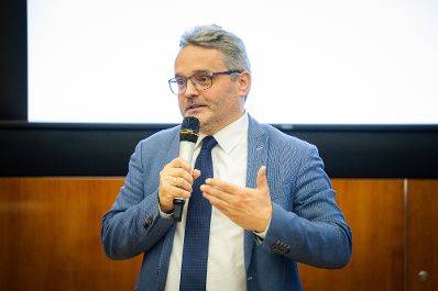 Gemeinsam mit BIO AUSTRIA Obfrau Gertraud Grabmann und LK&Ouml; Pr&auml;sident Josef Moosbrugger stellte Landwirtschaftsminister Norbert Totschnig im Rahmen der Bio-Enquete das Bio-Aktionsprogramm 2023 vor.