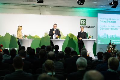 Am 25.11.2022 besuchte Bundesminister Norbert Totschnig, im Rahmen der Versorgungssicherheitstour, land- und forstwirtschaftliche Betriebe sowie BranchenvertreterInnen in Ober&ouml;sterreich.