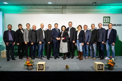 Am 25.11.2022 besuchte Bundesminister Norbert Totschnig, im Rahmen der Versorgungssicherheitstour, land- und forstwirtschaftliche Betriebe sowie BranchenvertreterInnen in Ober&ouml;sterreich.