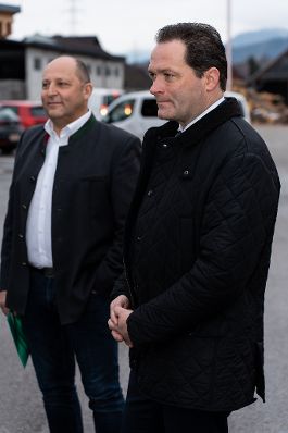 Am 02.12.2022 besuchte Bundesminister Norbert Totschnig, im Rahmen der Versorgungssicherheitstour, land- und forstwirtschaftliche Betriebe sowie BranchenvertreterInnen in der Steiermark. Im Bild: Besuch beim Maschinenring Dachstein Tauern.