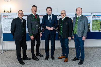 Am 02.12.2022 besuchte Bundesminister Norbert Totschnig, im Rahmen der Versorgungssicherheitstour, land- und forstwirtschaftliche Betriebe sowie BranchenvertreterInnen in der Steiermark.