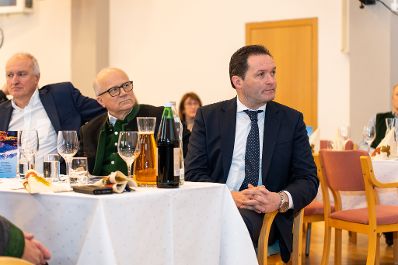 Am 02.12.2022 besuchte Bundesminister Norbert Totschnig, im Rahmen der Versorgungssicherheitstour, land- und forstwirtschaftliche Betriebe sowie BranchenvertreterInnen in der Steiermark. Im Bild: Diskussionsveranstaltung in der HBLFA Raumberg-Gumpenstein.