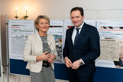 Am 02.12.2022 besuchte Bundesminister Norbert Totschnig, im Rahmen der Versorgungssicherheitstour, land- und forstwirtschaftliche Betriebe sowie BranchenvertreterInnen in der Steiermark. Im Bild: Diskussionsveranstaltung in der HBLFA Raumberg-Gumpenstein.