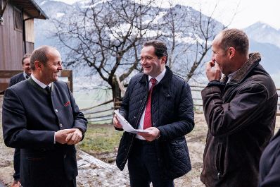 Am 09.12.2022 besuchte Bundesminister Norbert Totschnig, im Rahmen der Versorgungssicherheitstour, land- und forstwirtschaftliche Betriebe sowie BranchenvertreterInnen in Tirol