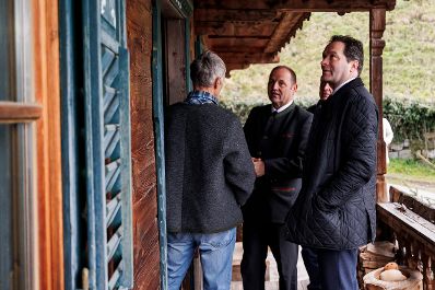 Am 09.12.2022 besuchte Bundesminister Norbert Totschnig, im Rahmen der Versorgungssicherheitstour, land- und forstwirtschaftliche Betriebe sowie BranchenvertreterInnen in Tirol
