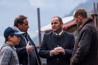 Am 09.12.2022 besuchte Bundesminister Norbert Totschnig, im Rahmen der Versorgungssicherheitstour, land- und forstwirtschaftliche Betriebe sowie BranchenvertreterInnen in Tirol