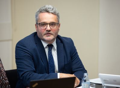 Landwirtschaftsminister Norbert Totschnig, Franz Fensl von der LBG &Ouml;sterreich und Sektionschef Johannes Fankhauser haben die Ergebnisse des Gr&uuml;nen Berichts 2022 vorgestellt.
