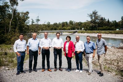 Lokalaugenschein mit Bundesminister Totschnig und dem Vorarlberger Landesrat Gantner beim Hochwasserschutzprojekt an der Bregenzerach.