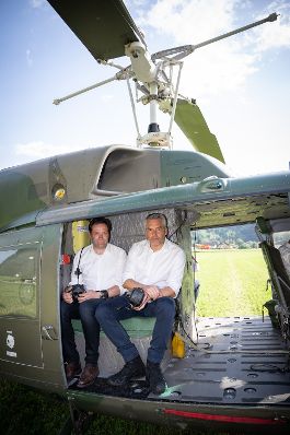Bundeskanzler Karl Nehammer und Bundesminister Norbert Totschnig machten sich am 1. Juli ein Bild von der Lage vor Ort im Katastrophengebiet Treffen in K&auml;rnten.