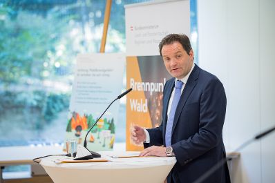 Am 26. August 2022 fand die Pr&auml;sentation des Aktionsprogramms Waldbrand mit Landwirtschaftsminister Norbert Totschnig und Boku-Experte Harald Vacik statt.