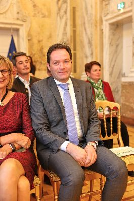Bundesminister Nobert Totschnig zeichnete am 3. Oktober 2022 sieben Preistr&auml;gerinnen und Preistr&auml;ger mit dem &Ouml;sterreichischen Staatspreis Wald in sechs Kategorien aus. Zudem wurde Peter Kar der Staatspreis f&uuml;r sein Lebenswerk verliehen.