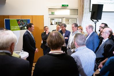 Im Burgenland diskutierte Bundesminister Norbert Totschnig mit Expertinnen und Experten &uuml;ber die Inhalte der neuen GAP sowie die Sicherstellung der Versorgungssicherheit.