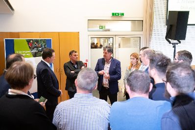 Im Burgenland diskutierte Bundesminister Norbert Totschnig mit Expertinnen und Experten &uuml;ber die Inhalte der neuen GAP sowie die Sicherstellung der Versorgungssicherheit.