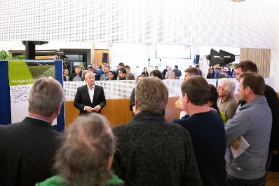 Im Burgenland diskutierte Bundesminister Norbert Totschnig mit Expertinnen und Experten &uuml;ber die Inhalte der neuen GAP sowie die Sicherstellung der Versorgungssicherheit.