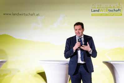 In Ober&ouml;sterreich diskutierte Bundesminister Norbert Totschnig mit Expertinnen und Experten &uuml;ber die Inhalte der neuen GAP sowie die Sicherstellung der Versorgungssicherheit.