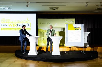 In Ober&ouml;sterreich diskutierte Bundesminister Norbert Totschnig mit Expertinnen und Experten &uuml;ber die Inhalte der neuen GAP sowie die Sicherstellung der Versorgungssicherheit.