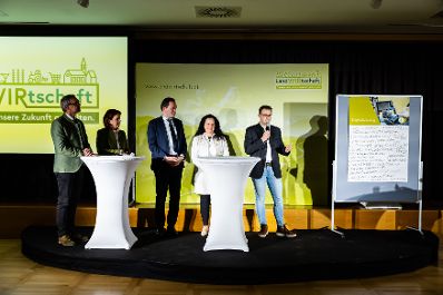 In Ober&ouml;sterreich diskutierte Bundesminister Norbert Totschnig mit Expertinnen und Experten &uuml;ber die Inhalte der neuen GAP sowie die Sicherstellung der Versorgungssicherheit.