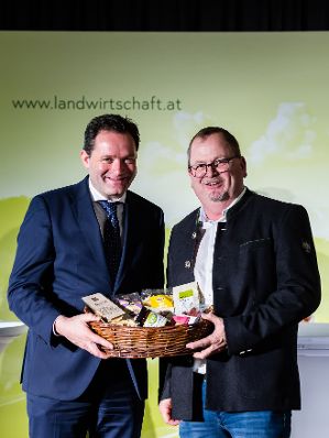In Ober&ouml;sterreich diskutierte Bundesminister Norbert Totschnig mit Expertinnen und Experten &uuml;ber die Inhalte der neuen GAP sowie die Sicherstellung der Versorgungssicherheit.