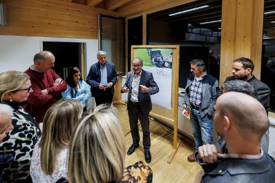 In Tirol diskutierte Bundesminister Norbert Totschnig mit Expertinnen und Experten &uuml;ber die Inhalte der neuen GAP sowie die Sicherstellung der Versorgungssicherheit.