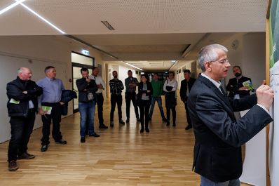 In Tirol diskutierte Bundesminister Norbert Totschnig mit Expertinnen und Experten &uuml;ber die Inhalte der neuen GAP sowie die Sicherstellung der Versorgungssicherheit.