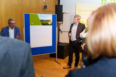 In der Steiermark diskutierte Bundesminister Norbert Totschnig mit Expertinnen und Experten &uuml;ber die Inhalte der neuen GAP sowie die Sicherstellung der Versorgungssicherheit.