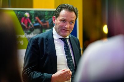 In der Steiermark diskutierte Bundesminister Norbert Totschnig mit Expertinnen und Experten &uuml;ber die Inhalte der neuen GAP sowie die Sicherstellung der Versorgungssicherheit.