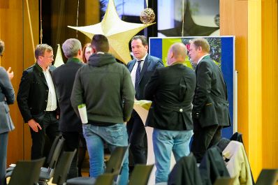 In der Steiermark diskutierte Bundesminister Norbert Totschnig mit Expertinnen und Experten &uuml;ber die Inhalte der neuen GAP sowie die Sicherstellung der Versorgungssicherheit.
