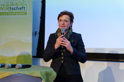 In der Steiermark diskutierte Bundesminister Norbert Totschnig mit Expertinnen und Experten &uuml;ber die Inhalte der neuen GAP sowie die Sicherstellung der Versorgungssicherheit.