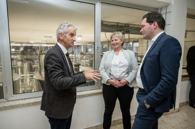 Bei einem Bundesl&auml;ndertag in K&auml;rnten besuchte Bundesminister Norbert Totschnig die HBLA Pitzelst&auml;tten, Betriebe und gab gemeinsam mit Landesrat Martin Gruber und LK K&auml;rnten Pr&auml;sident Siegfried Huber eine Pressekonferenz zu aktuellen agrarischen Themen.