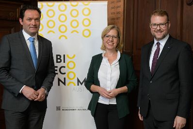Nachdem Klimaministerin Leonore Gewessler und Landwirtschaftsminister Norbert Totschnig im Juni den Startschuss f&uuml;r den Aufbau des Bio&ouml;konomie-Netzwerks &bdquo;Bioeconomy Austria&ldquo; gegeben haben, fand am 8. November in der BOKU der erste Netzwerkempfang statt.