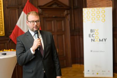 Nachdem Klimaministerin Leonore Gewessler und Landwirtschaftsminister Norbert Totschnig im Juni den Startschuss f&uuml;r den Aufbau des Bio&ouml;konomie-Netzwerks &bdquo;Bioeconomy Austria&ldquo; gegeben haben, fand am 8. November in der BOKU der erste Netzwerkempfang statt.