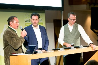 In Vorarlberg diskutierte Bundesminister Norbert Totschnig mit Landwirtschaftskammer-Pr&auml;sident Josef Moosbrugger und Landwirtschaftslandesrat Christian Gantner &uuml;ber die Inhalte der neuen GAP sowie die Sicherstellung der Versorgungssicherheit