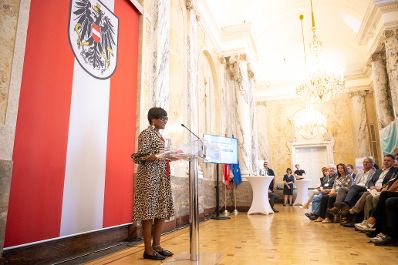 Zur Feier der 40 Jahre Ramsar Konvention in &Ouml;sterreich lud Herr Bundesminister Norbert Totschnig im Marmorsaal im Regierungsgeb&auml;ude ein.