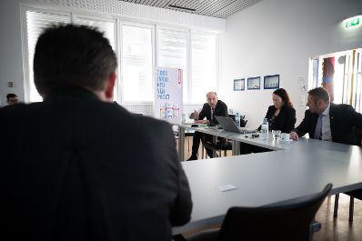 Am 7. Februar 2023 besuchte Herr Bundesminister Totschnig die Salinen Austria AG und bekam hierbei spannende Eindr&uuml;ck rund um die Salzproduktion.