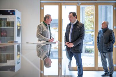 Im Rahmen der RegionIMpuls-Tour besuchte Bundesminister Norbert Totschnig die Burgstadt Griffen um sich einen Eindruck &uuml;ber den Ortskern zu machen.