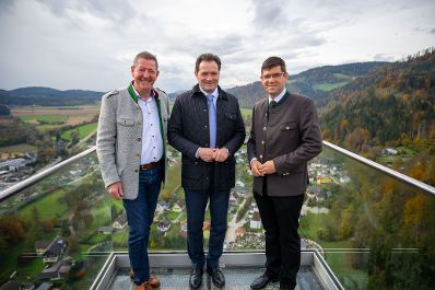 Im Rahmen der RegionIMpuls-Tour besuchte Bundesminister Norbert Totschnig die Burgstadt Griffen um sich einen Eindruck &uuml;ber den Ortskern zu machen.