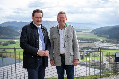 Im Rahmen der RegionIMpuls-Tour besuchte Bundesminister Norbert Totschnig die Burgstadt Griffen um sich einen Eindruck &uuml;ber den Ortskern zu machen.